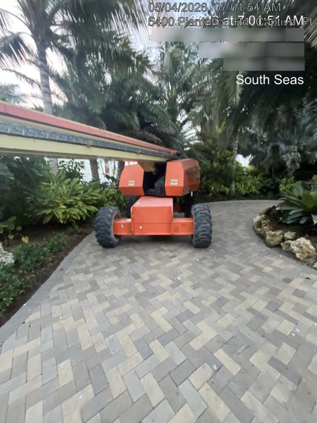 2016 JLG 660SJ
