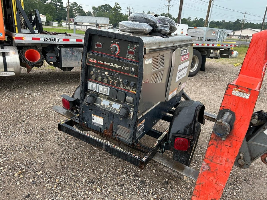2019 Lincoln Electric Vantage 322 Lincoln Vantage 322 Welder w/Trailer, Light Kit, Cable Rack