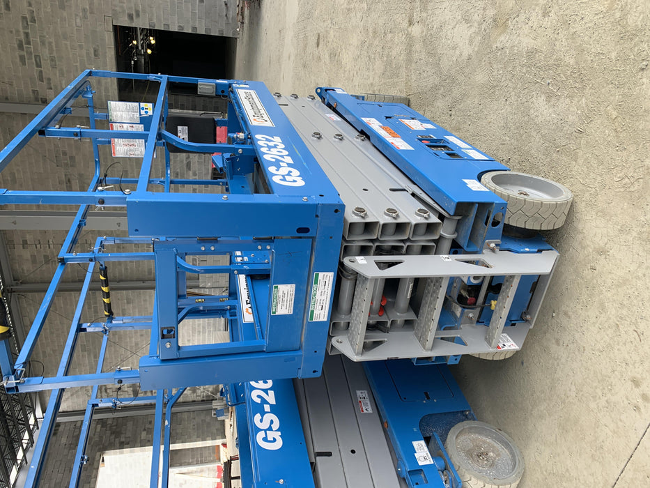 2020 Genie GS-2632 Solid NM Tires, Folding Rails with Half-Height Swing Gate, Beacon