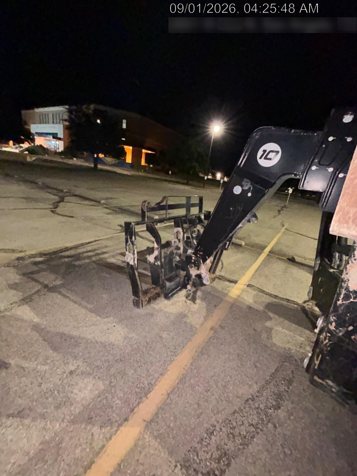 2022 JLG 1075
