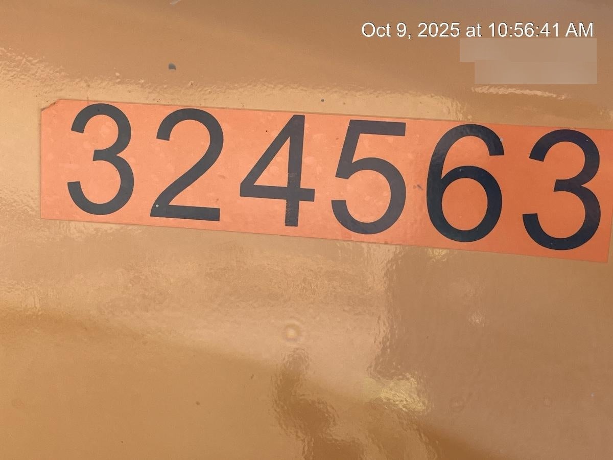 2023 CASE 588H