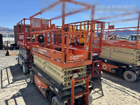 2022 JLG ES2632