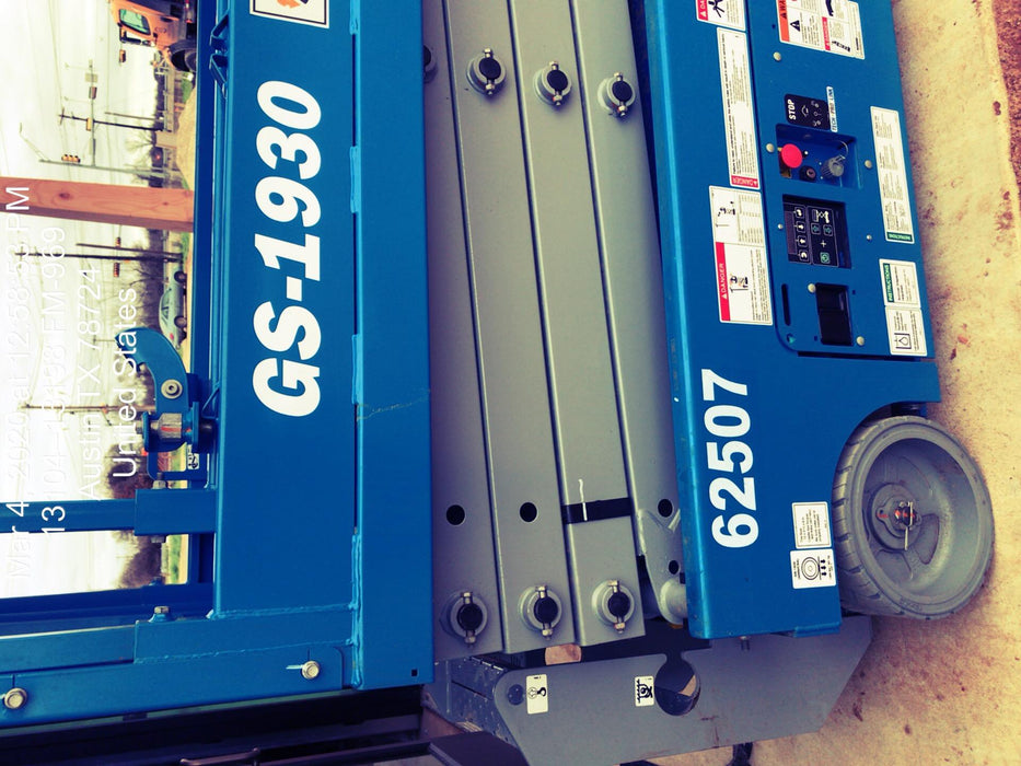 2020 Genie GS-1930 Solid Non Marking Tires, Beacon, Folding rails with half height swing gate