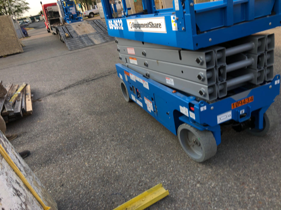 2020 Genie GS-2632 Solid NM Tires, Folding Rails with Half-Height Swing Gate, Beacon