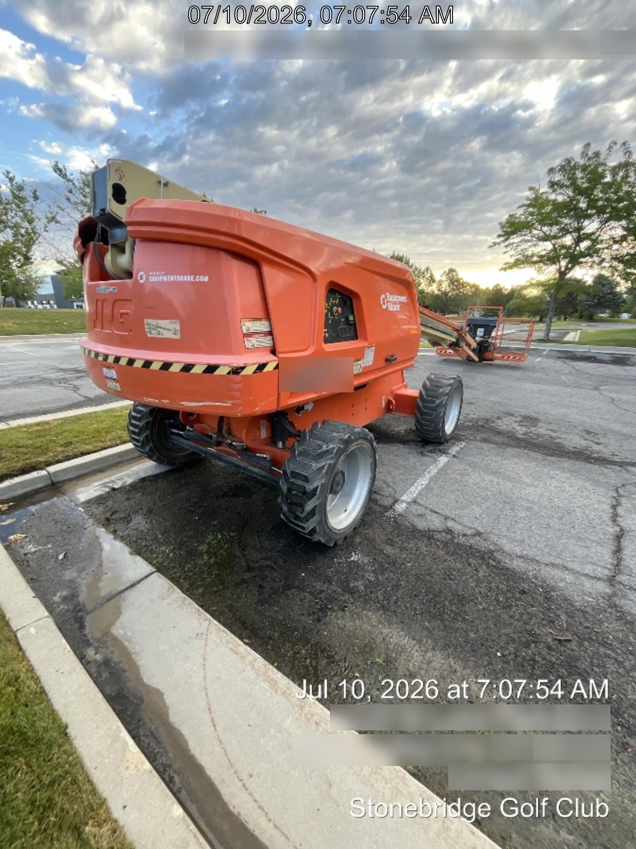 2022 JLG 660SJ