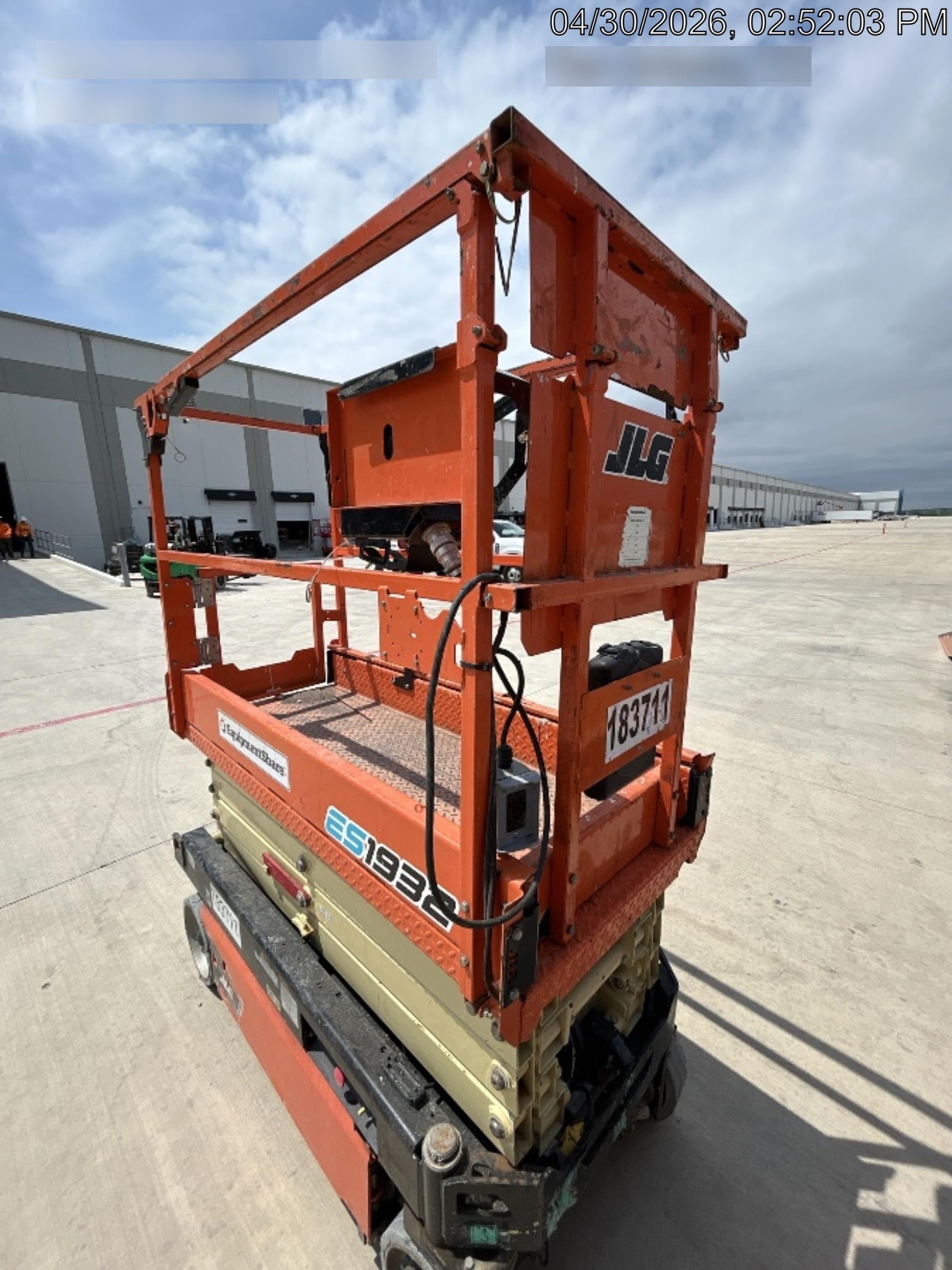 2021 JLG ES1932