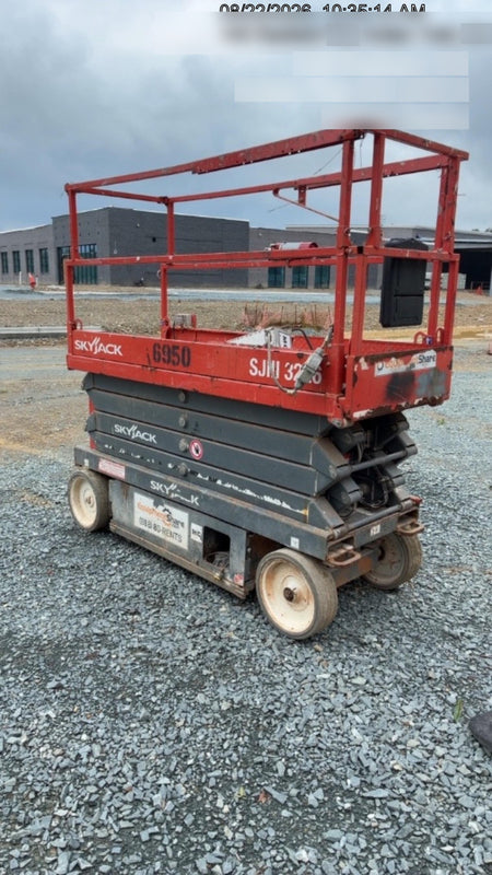 2018 Skyjack SJIII-3226 Skyjack SJIII3226 Scissor Lift w/Trojan Batteries