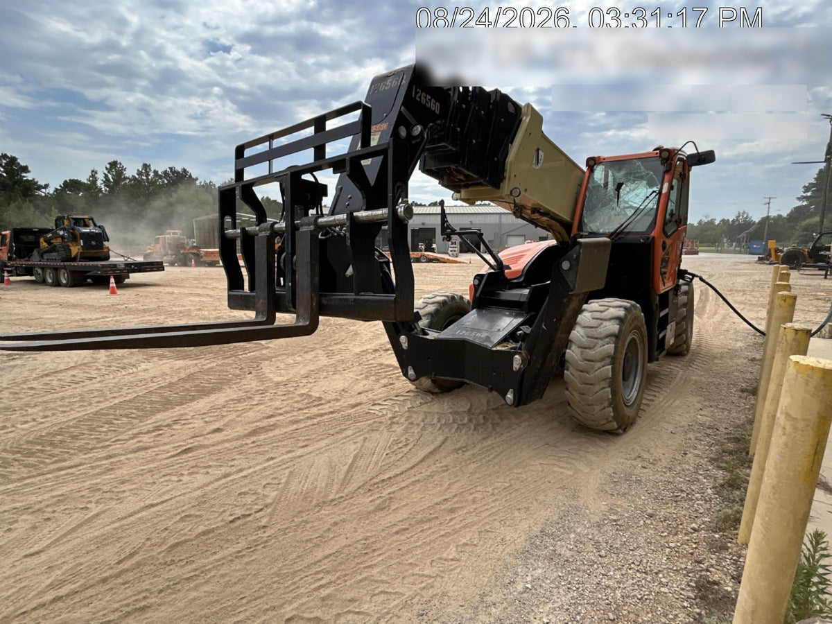 2021 JLG 1075