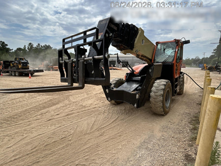 2021 JLG 1075