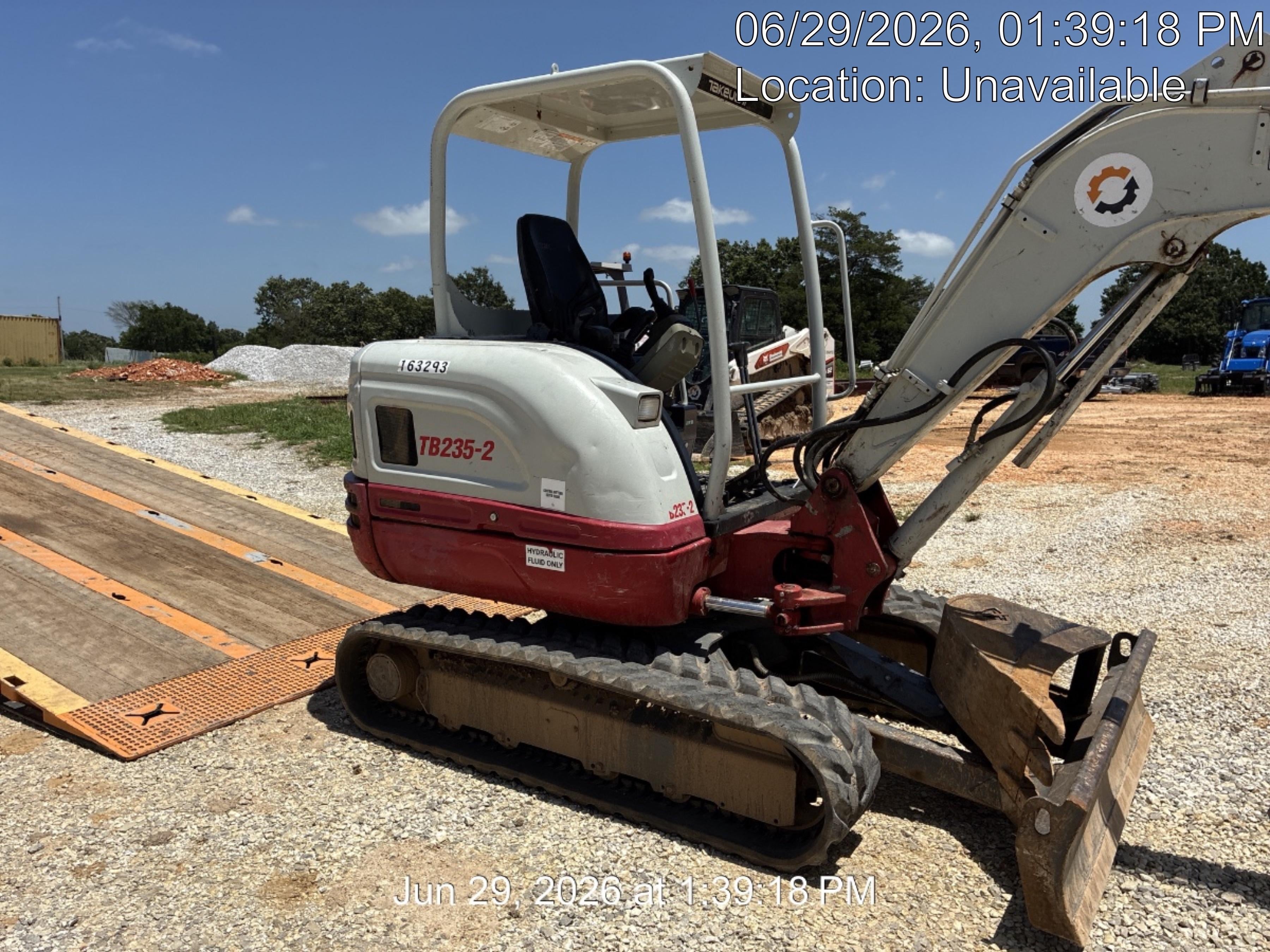 2021 TAKEUCHI TB235-2R