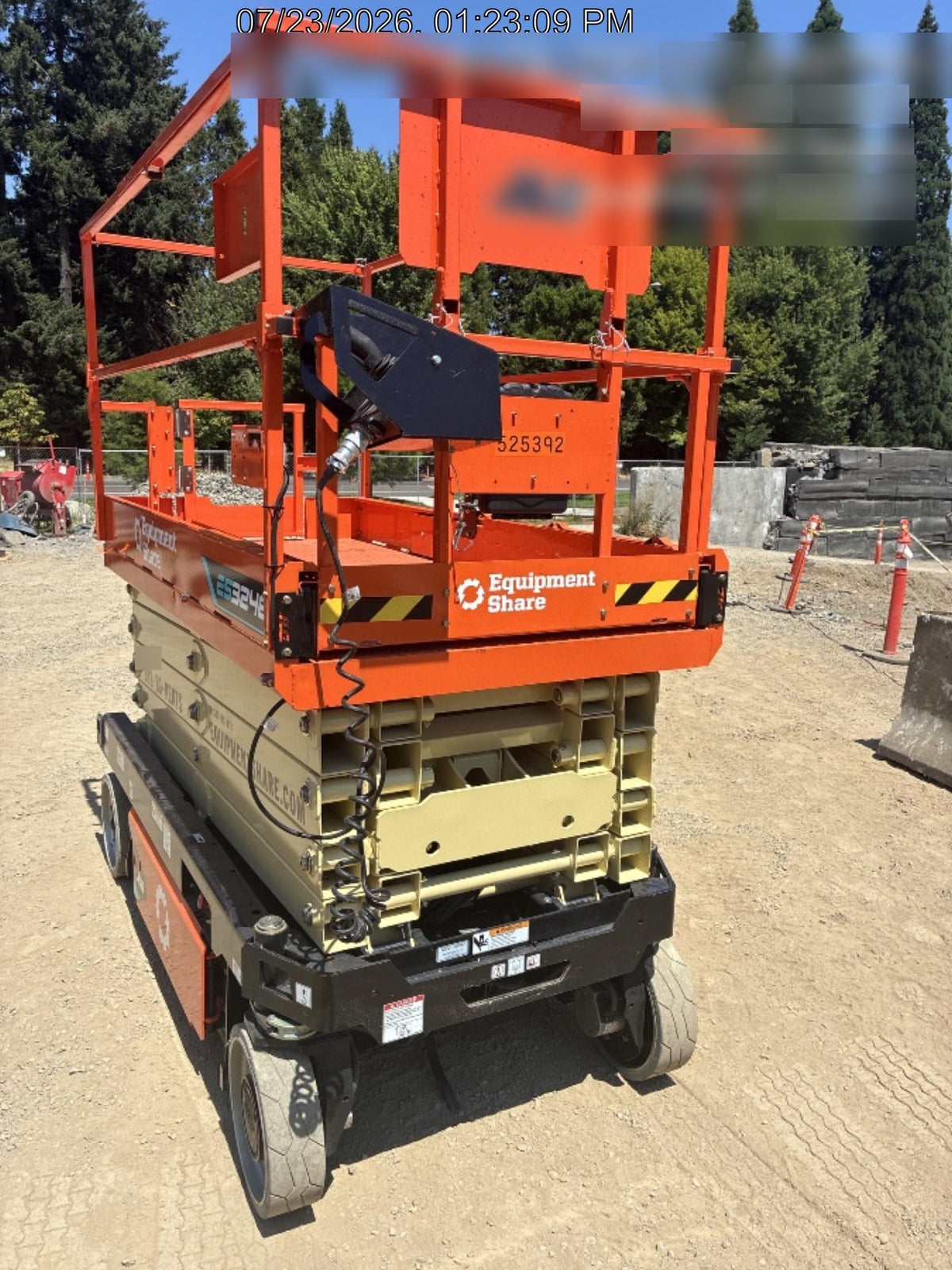 2025 JLG ES3246