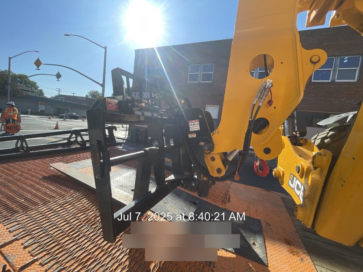 2022 JCB 332/E5286