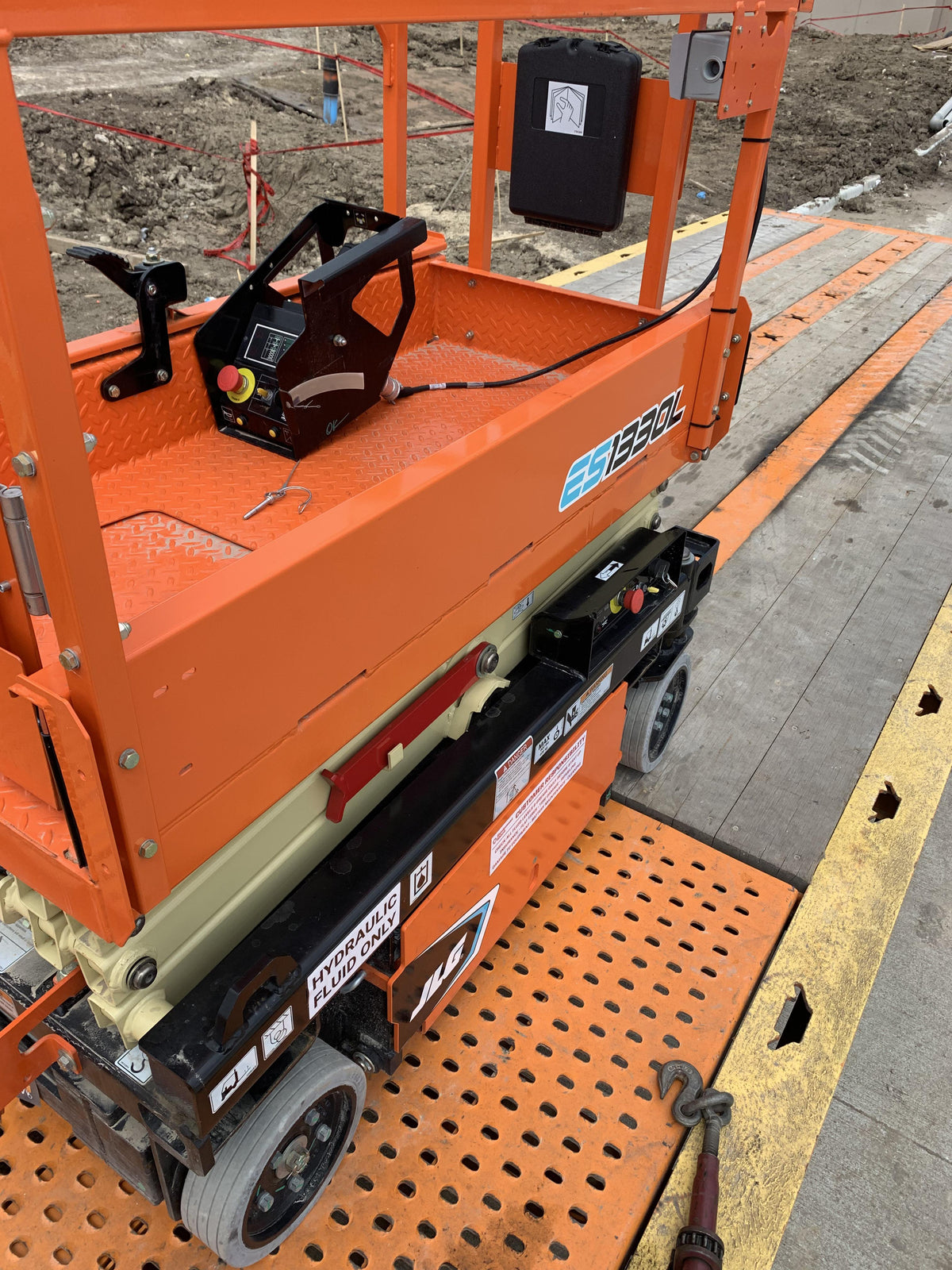 2021 JLG ES1330L