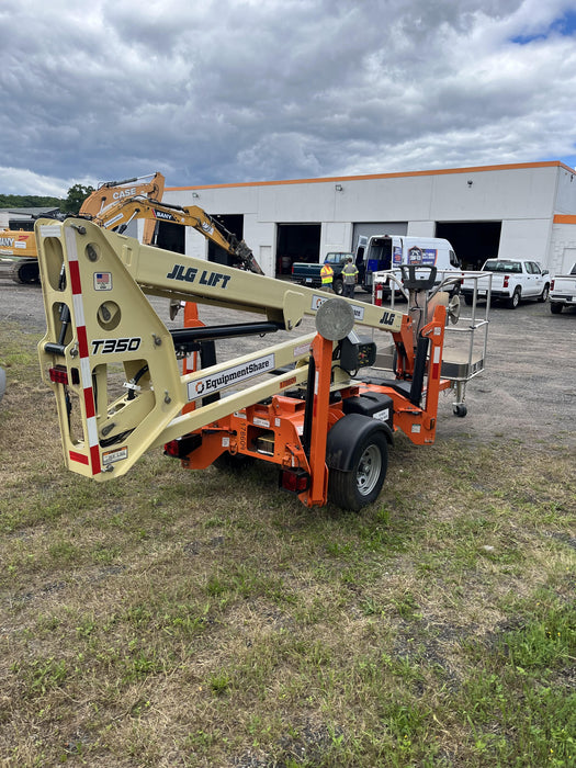2021 JLG T350