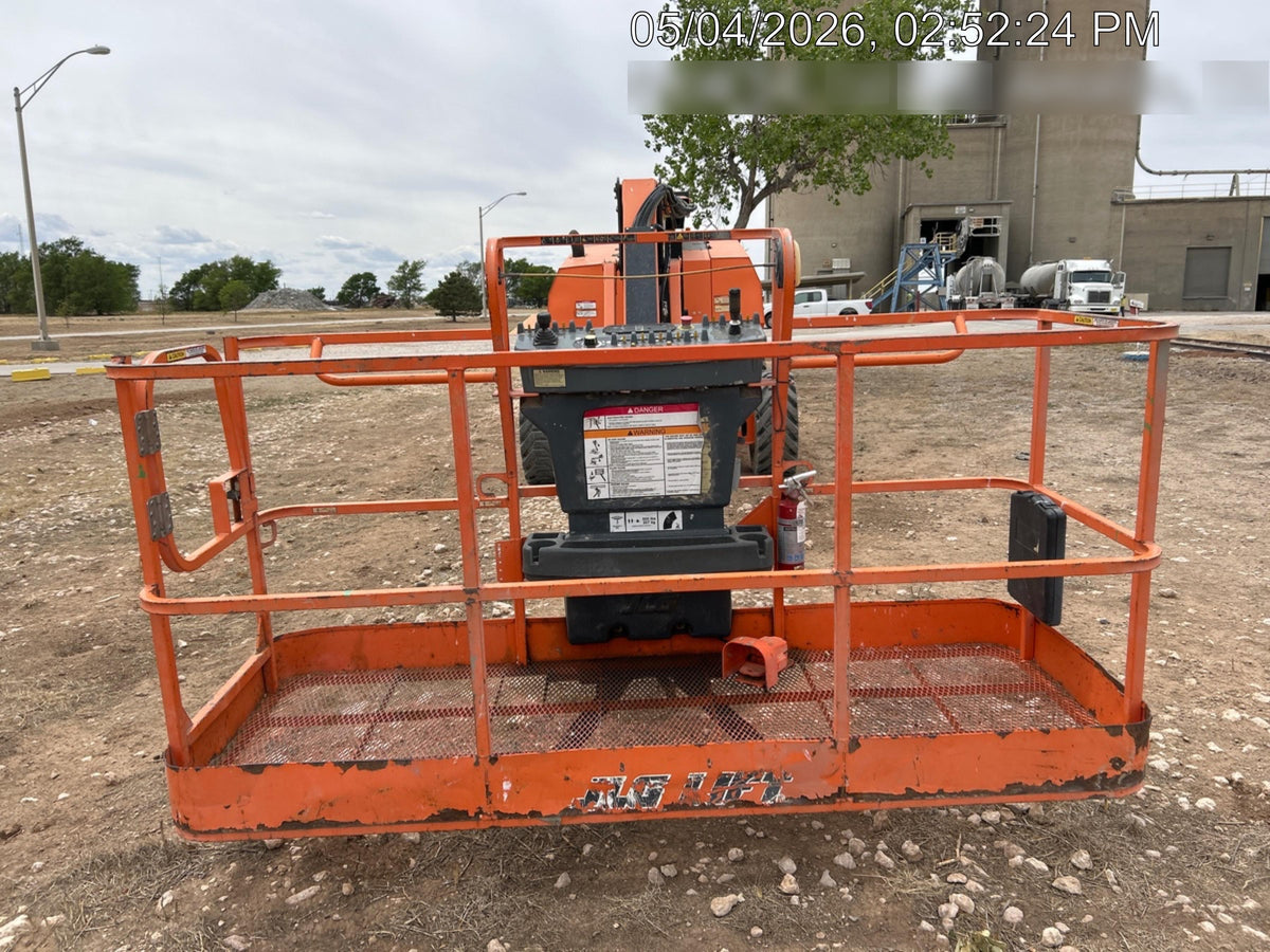 2021 JLG 800AJ