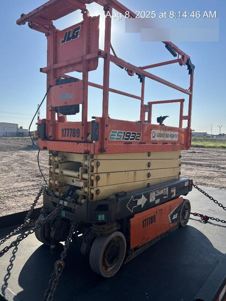 2021 JLG ES1932
