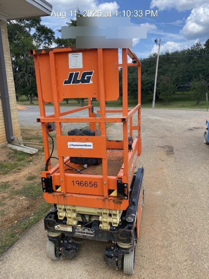 2021 JLG ES1330L