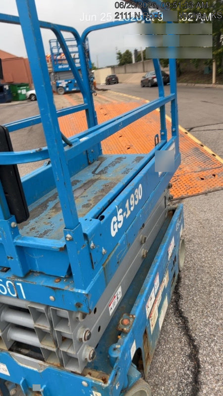 2019 Genie GS-1930 Fixed rails with chain Entry