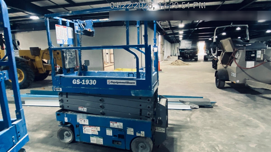 2020 Genie GS-1930 Solid Non Marking Tires, Beacon, Folding rails with half height swing gate, 800W Inverter