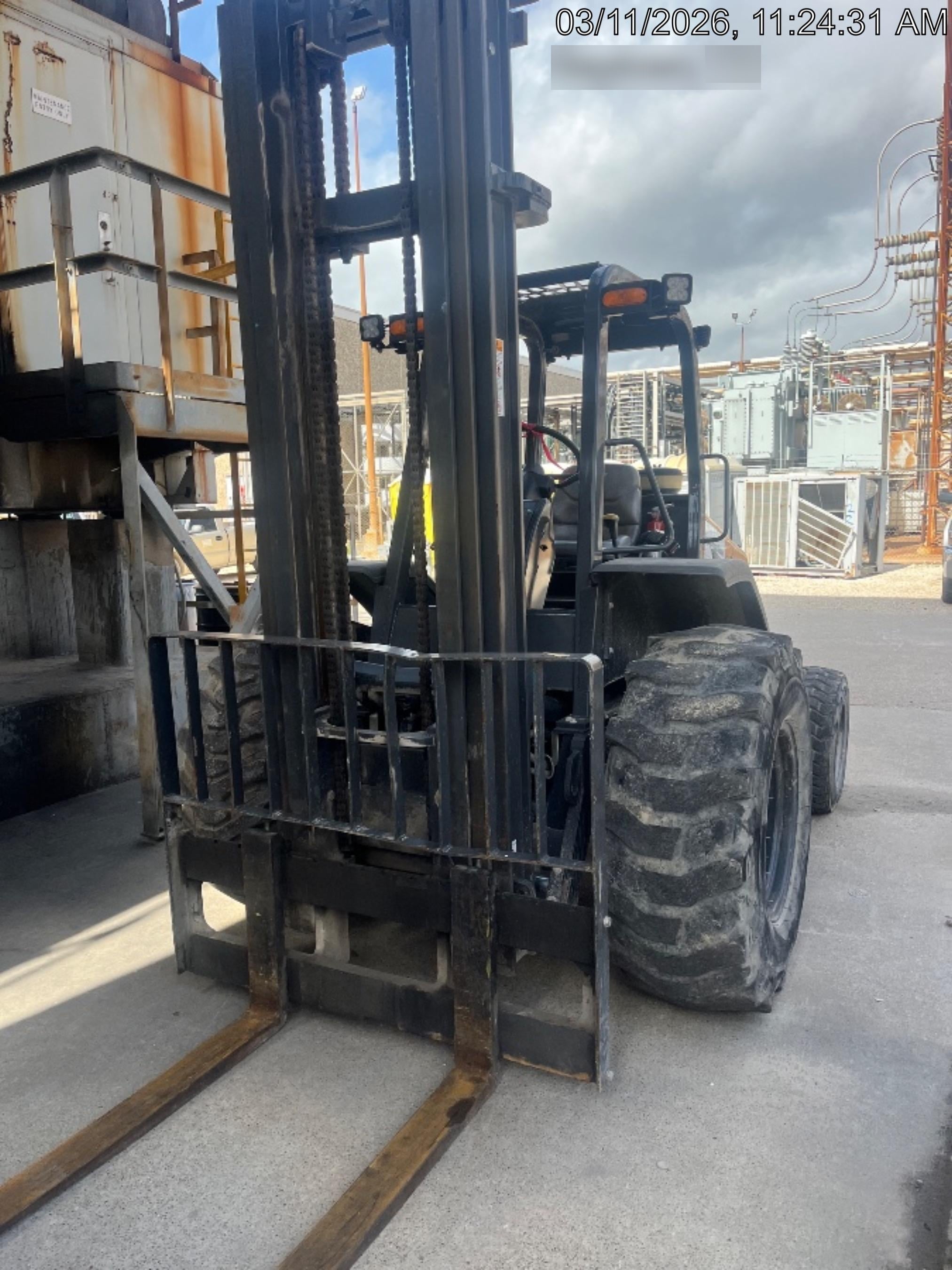 2023 CASE 588H