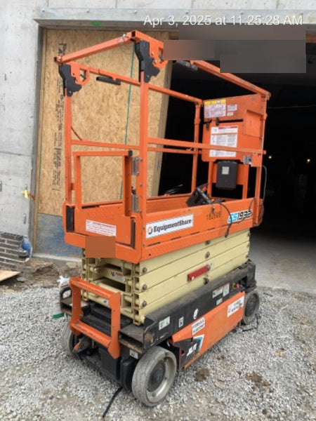 2021 JLG ES1932