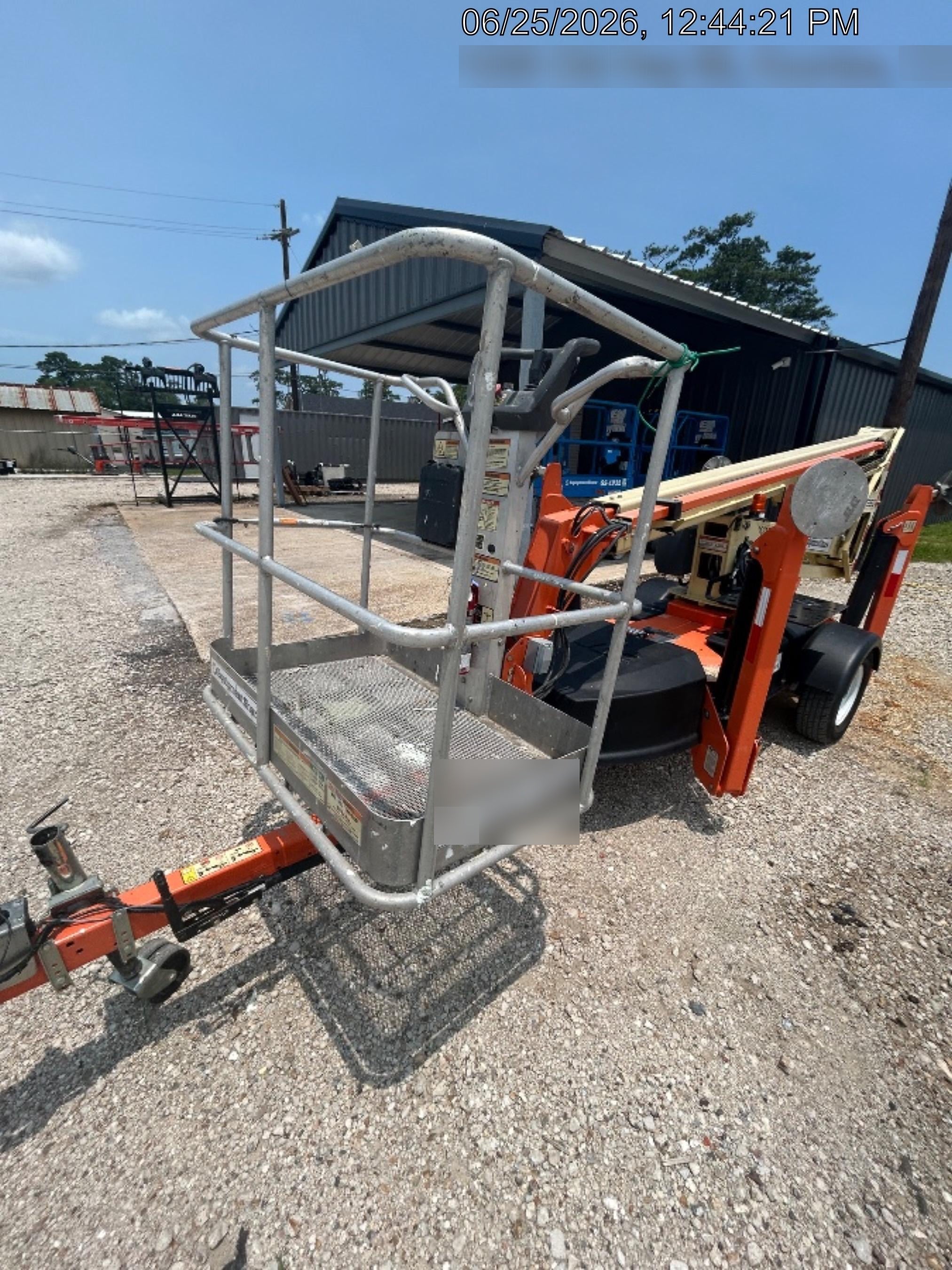 2022 JLG T350