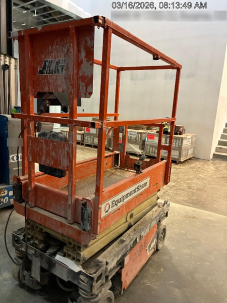 2022 JLG ES1330L