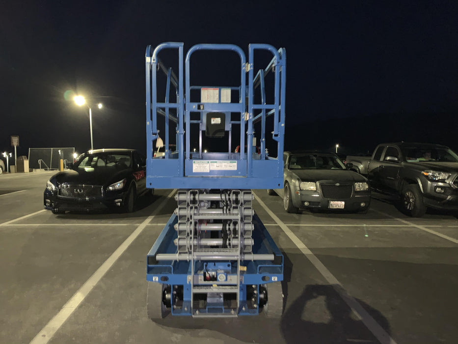 2020 Genie GS-3246 Standard, Folding full height swing gate, 800W Inverter