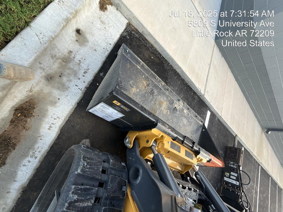 2025 JOHN DEERE 84" Bucket - John Deere