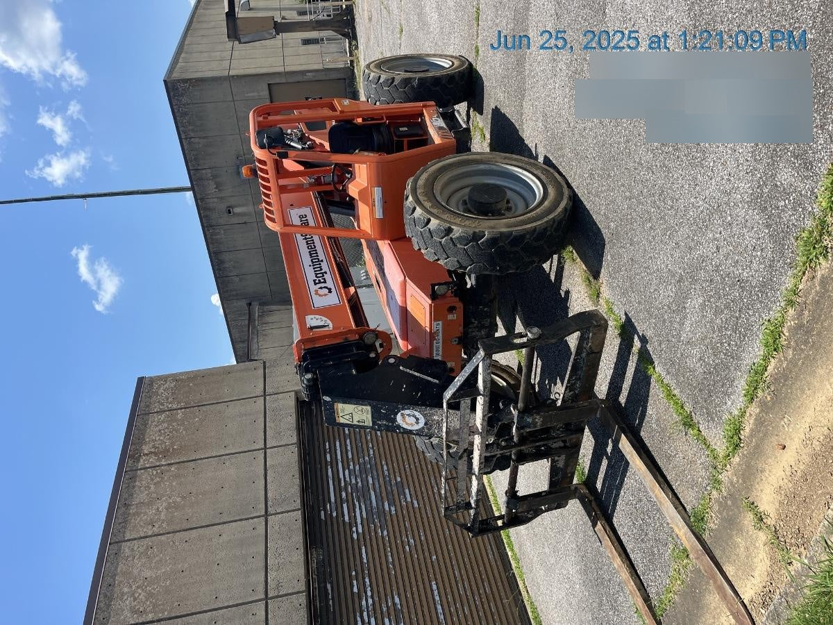2020 SKYTRAK 8042