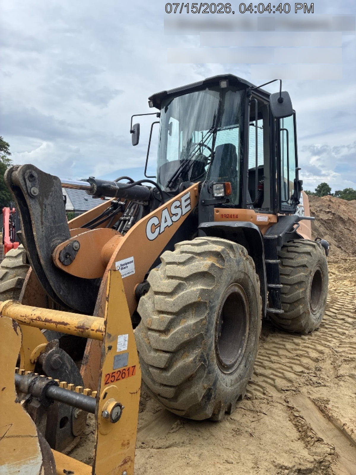 2018 Case 621G CLOSED CAB, 1 FUNCTION, JRB 416 STYLE HYD COUPLER