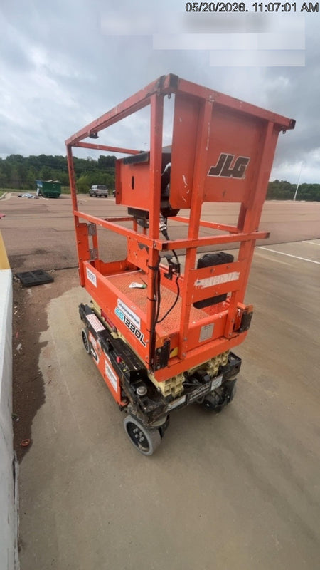 2021 JLG ES1330L