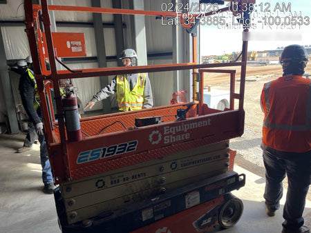 2022 JLG ES1932