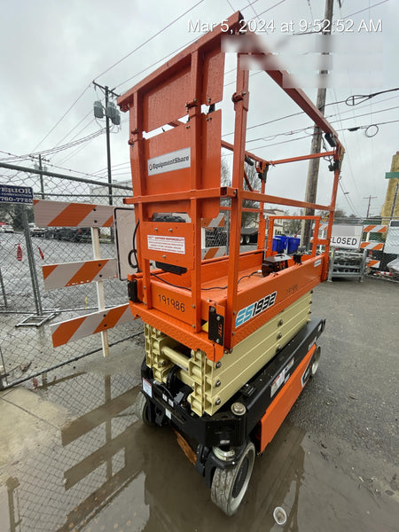 2021 JLG ES1932