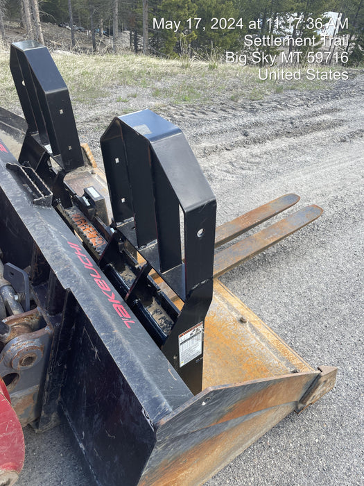 2022 TAKEUCHI 48" Pallet Forks - Takeuchi