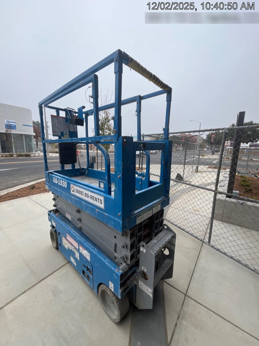 2020 Genie GS-1930 Solid Non Marking Tires, Beacon, Folding rails with half height swing gate, 800W Inverter