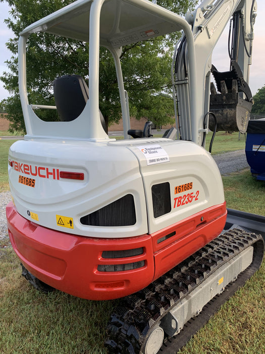 2021 TAKEUCHI TB235-2R