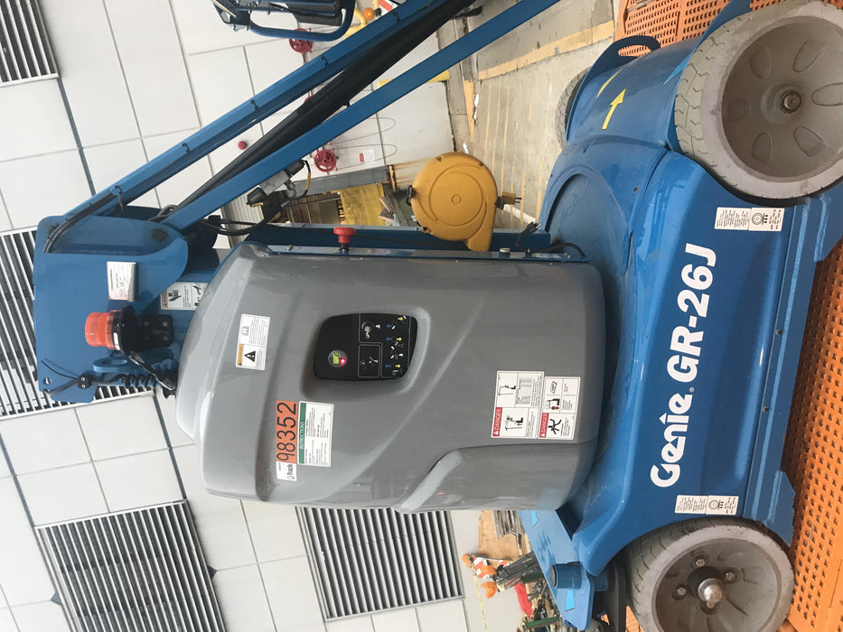 2020 GENIE GR-26J