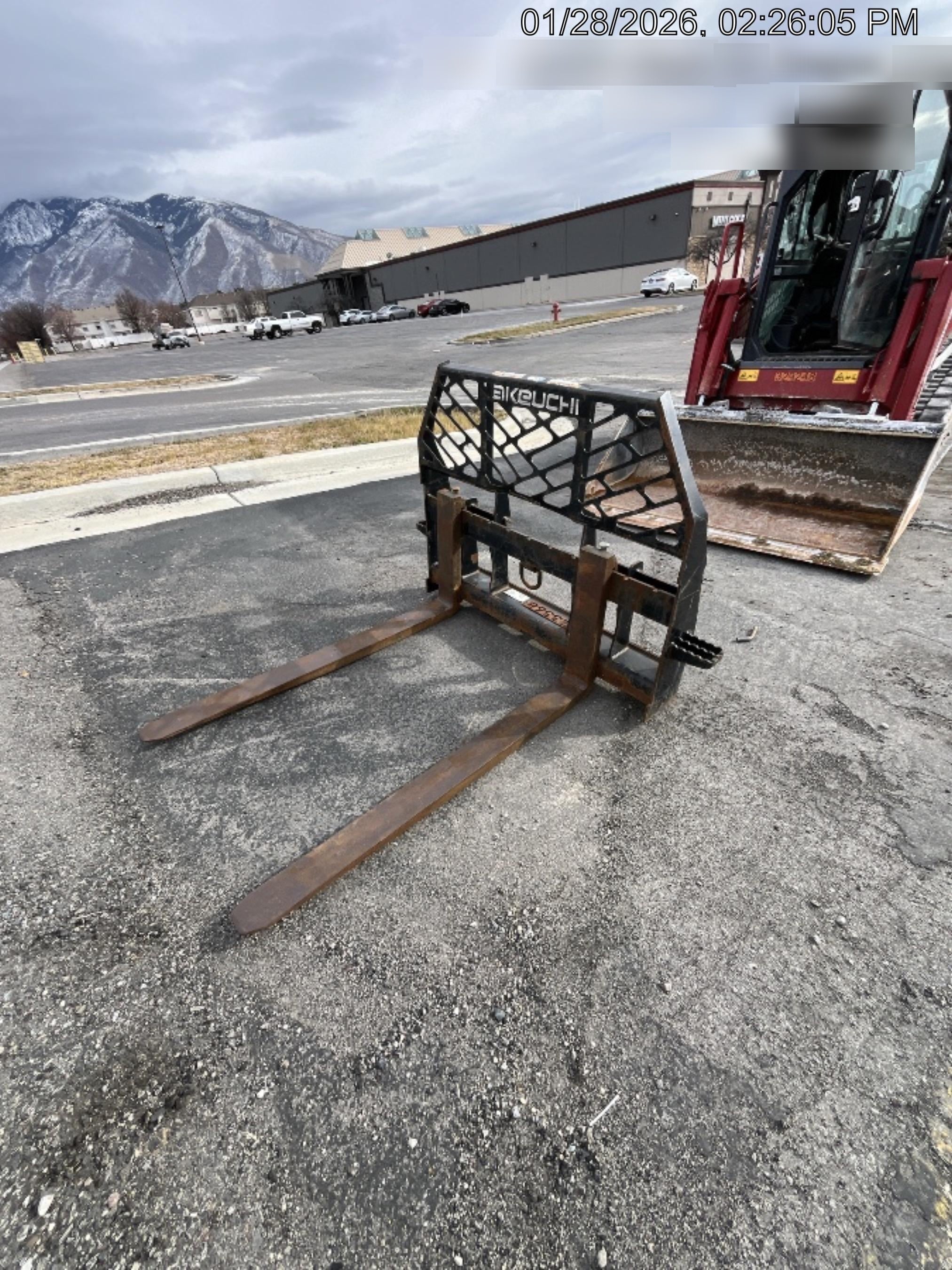 2018 ARROW MATERIAL HANDLING 48" Pallet Forks - Arrow