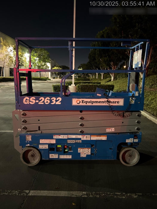 2020 Genie GS-2632 Solid NM Tires, Folding Rails with Half-Height Swing Gate, Beacon, 800W Invertor