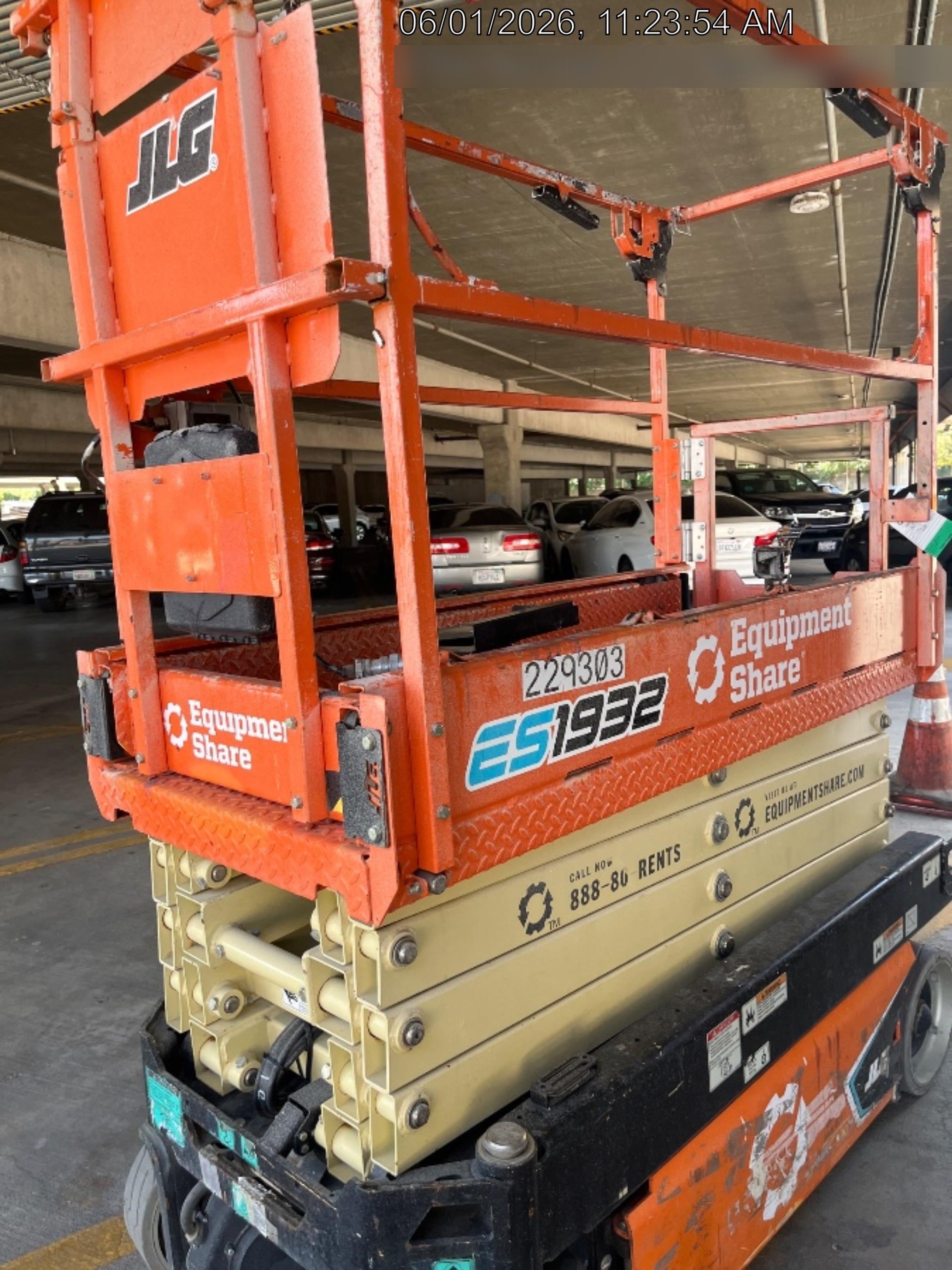 2022 JLG ES1932