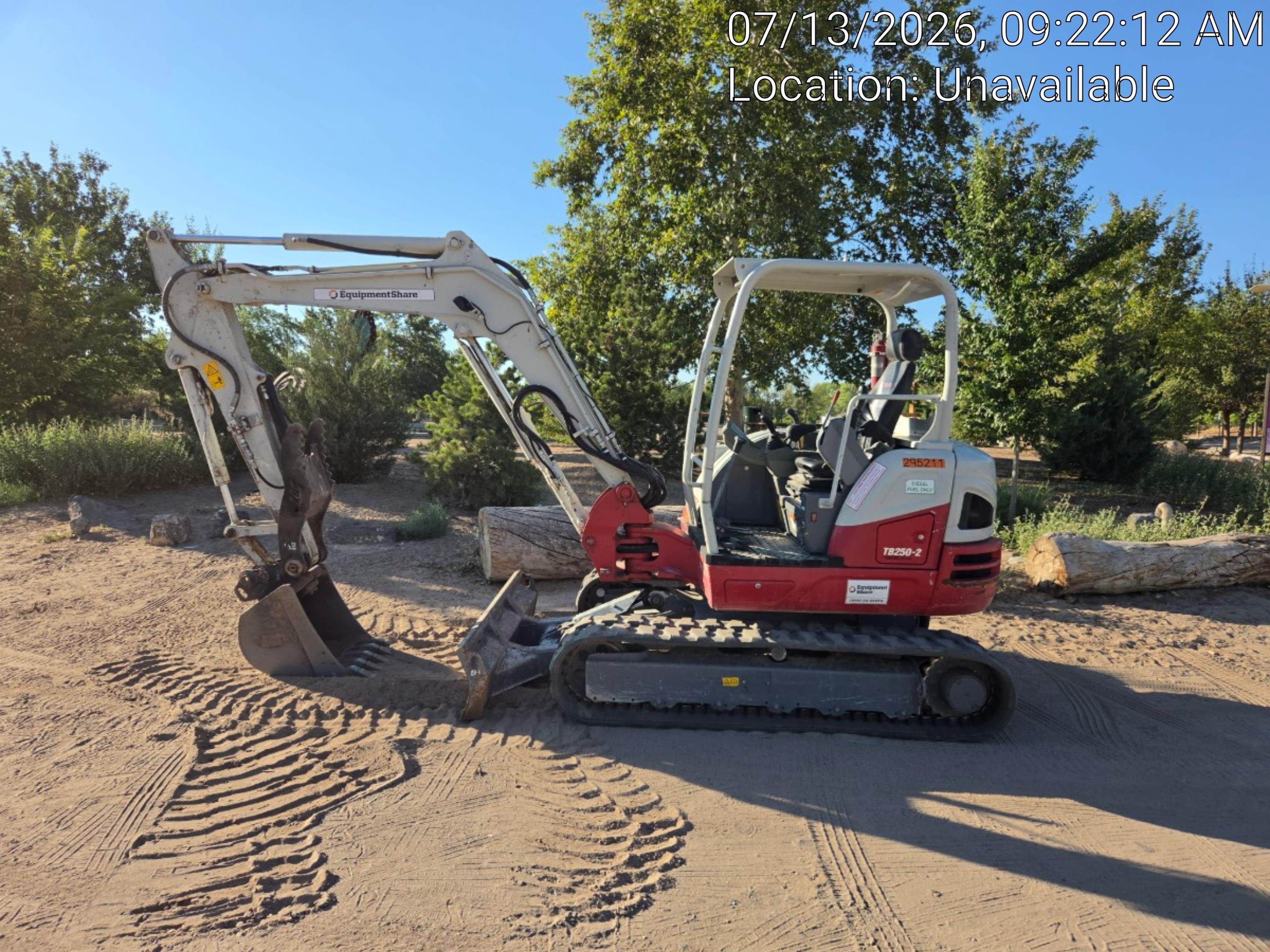 2023 TAKEUCHI TB250-2R