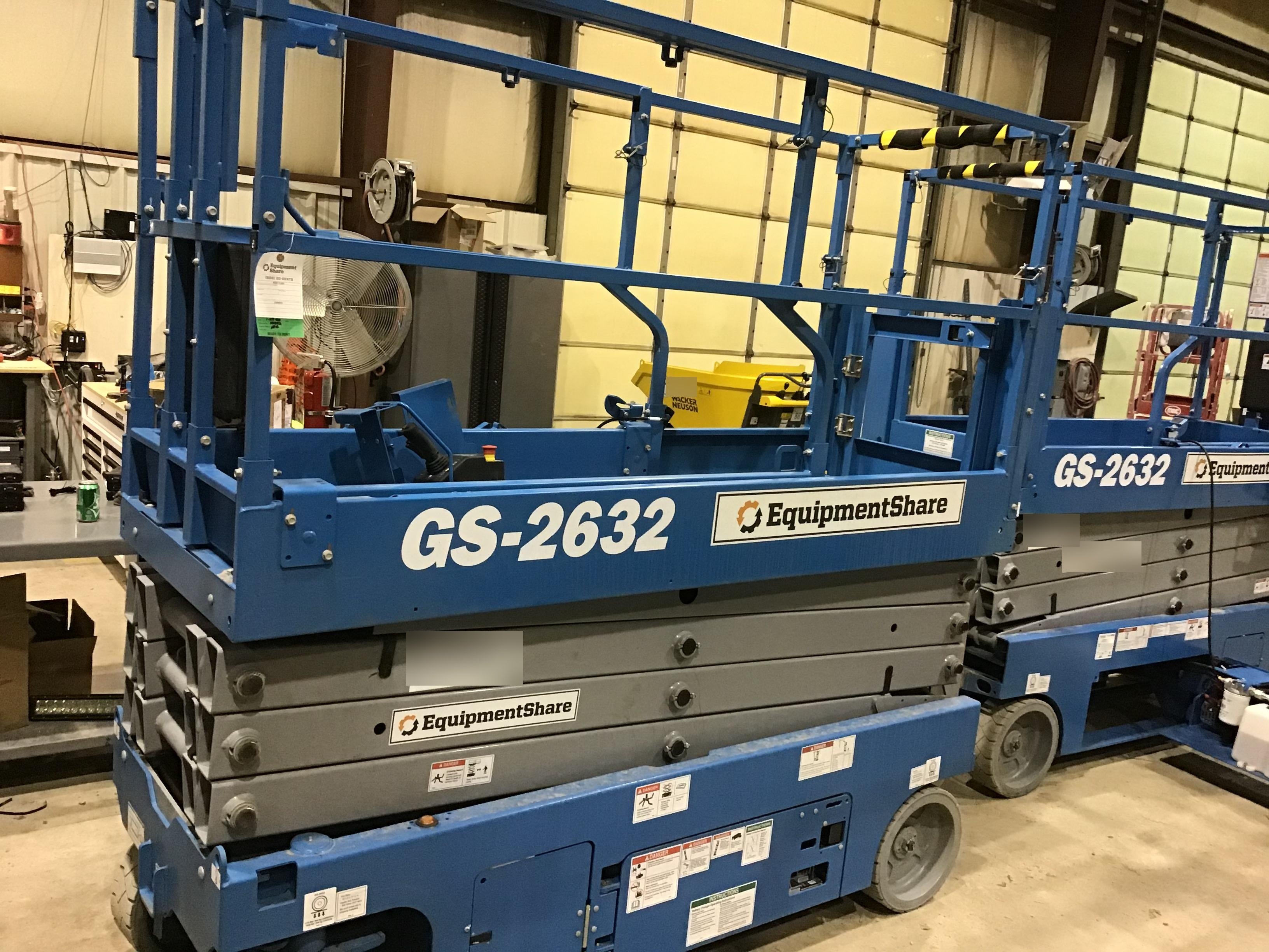 2020 Genie GS-2632 Solid NM Tires, Folding Rails with half-height swing gate, Beacon
