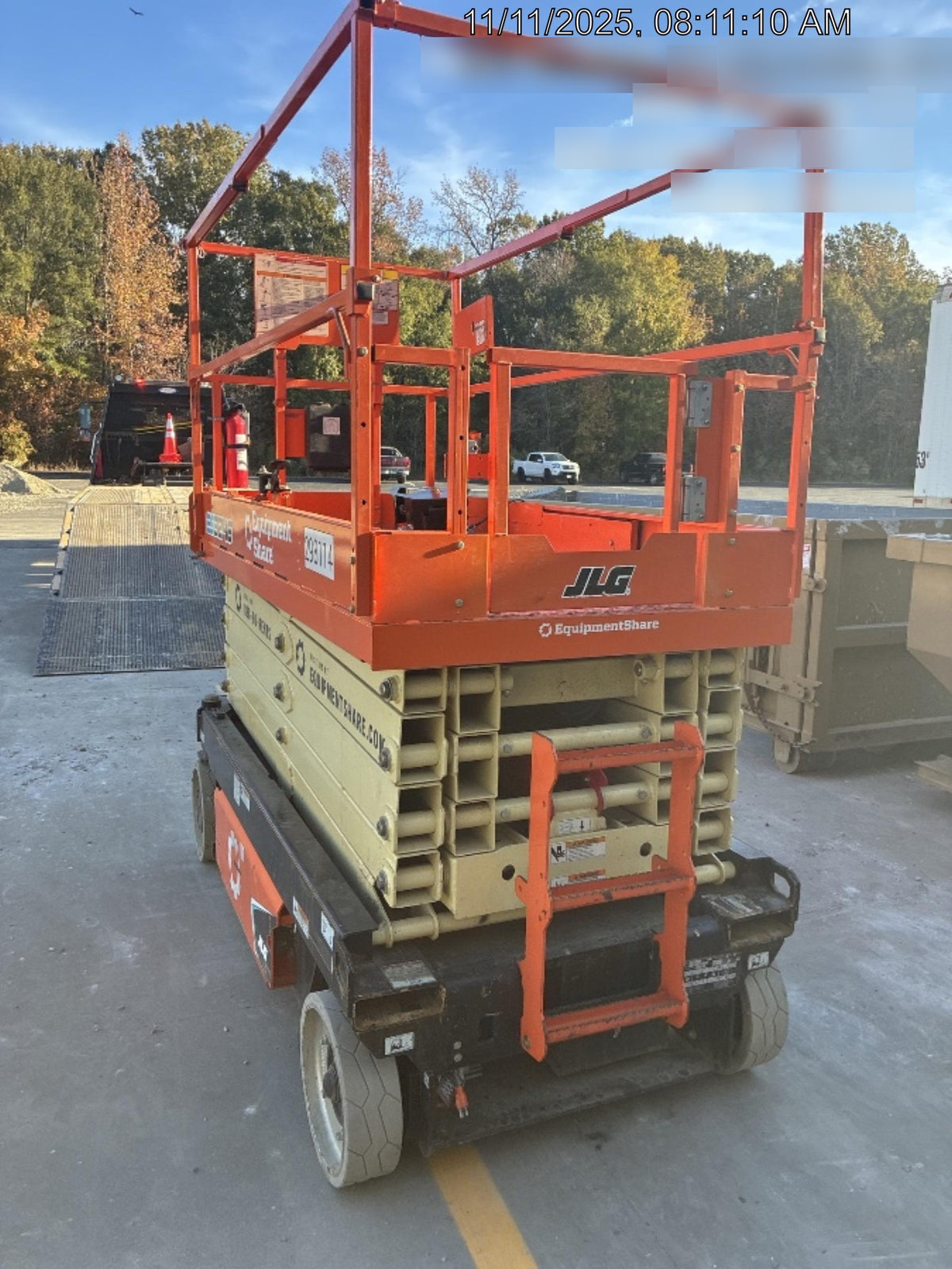 2023 JLG ES3246