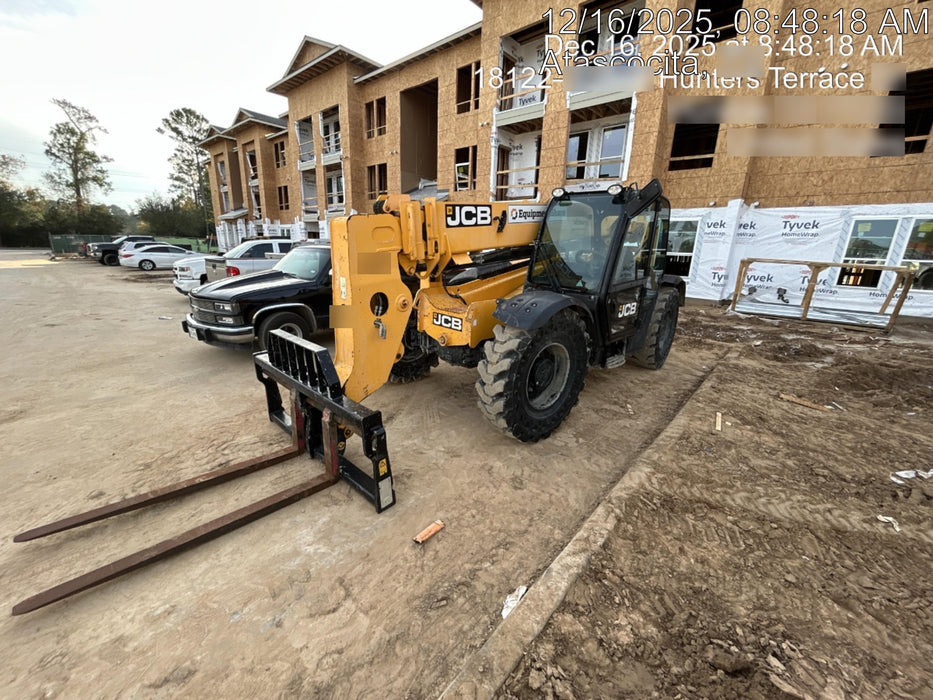 2019 JCB 509-42 Cab/Heat/Air, 74 HP, Solid Tires, STD Worklight, Beacon, Aux Hydraulics, Lifting Eye, Back up Alarm w/66" Carriage/60" Forks