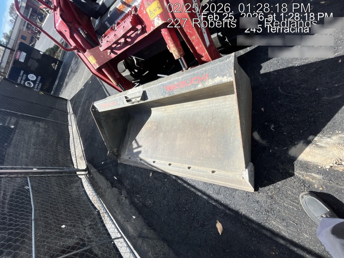 2025 TAKEUCHI 76" Smooth Bucket - Takeuchi