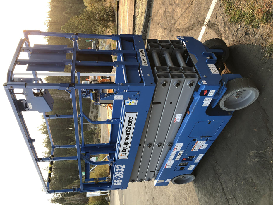 2020 Genie GS-2632 Solid NM Tires, Folding Rails with Half-Height Swing Gate, Beacon, 800W Invertor