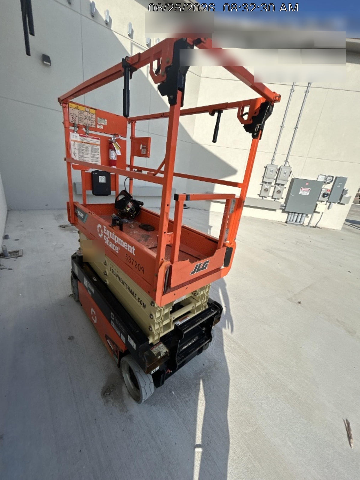 2025 JLG ES1932