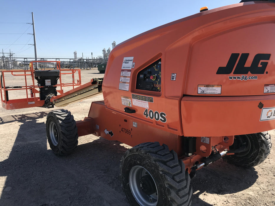 2019 JLG 400S