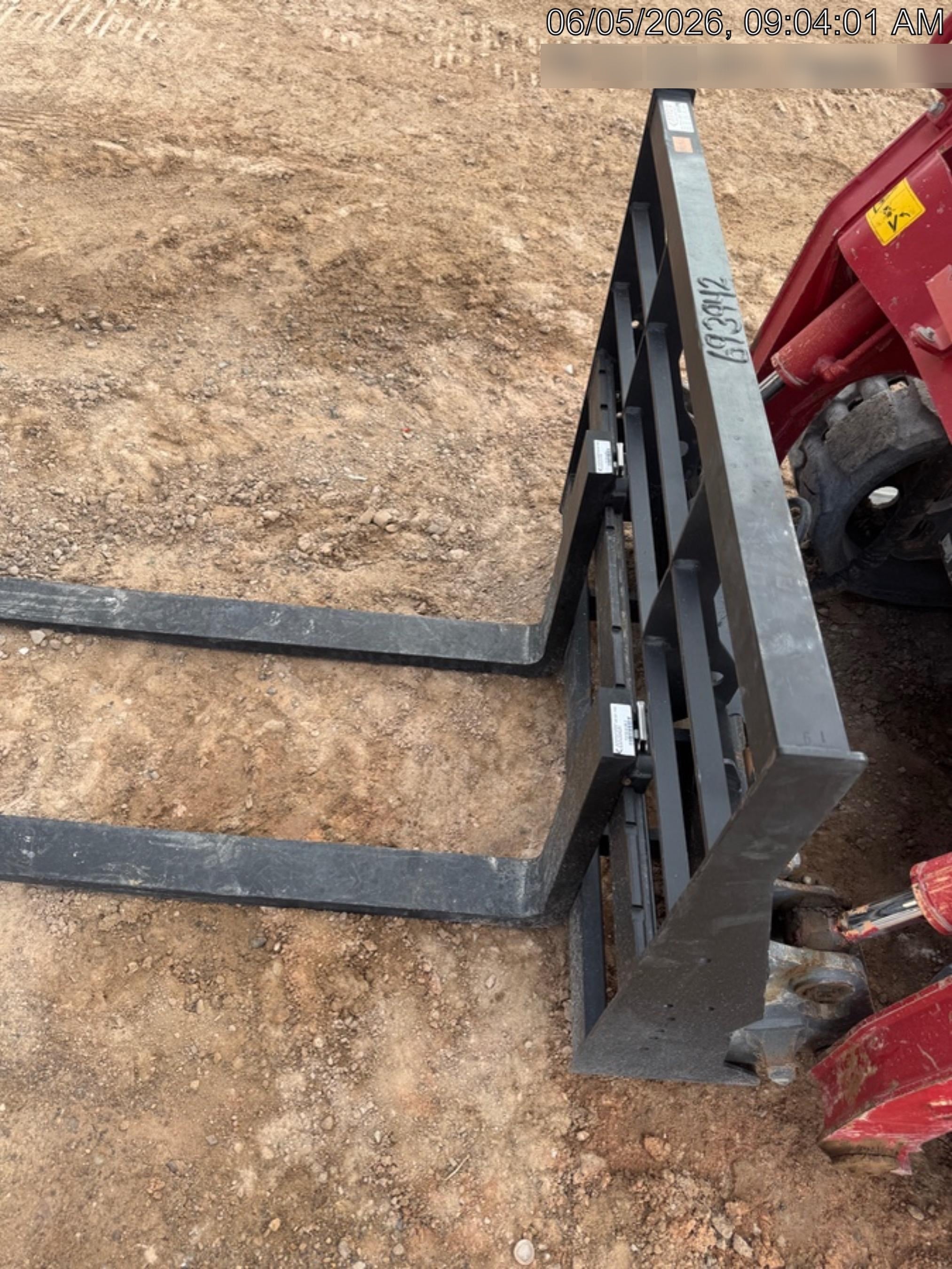 2026 ARROW MATERIAL HANDLING 48" Pallet Forks - Arrow